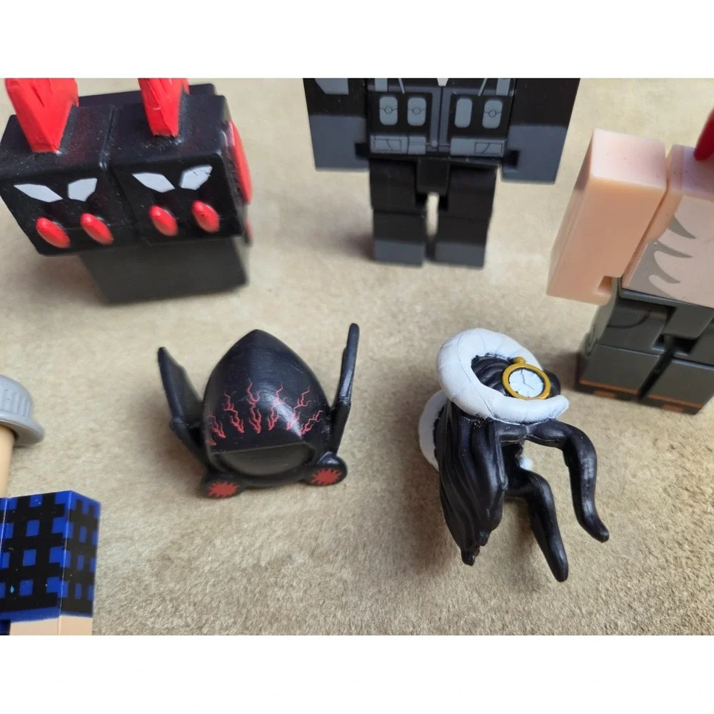 ROBLOX Action Figures, Mixed Lot of 15 1/2 Characters plus - No Codes (Lot A)